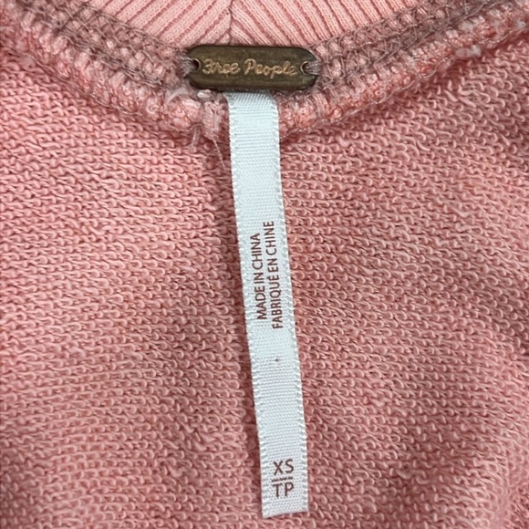 Free People Sweater XS Coral Take Me Back Cropped Open Back Oversized Boho Pink - Picture 3 of 7